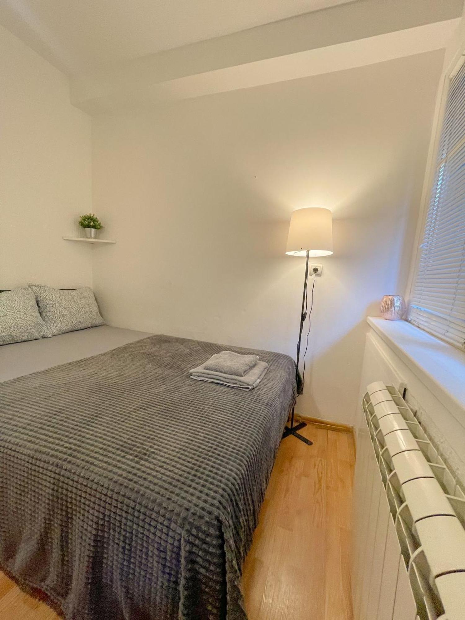 Slavija Mcd Apartment Belgrad Exteriör bild
