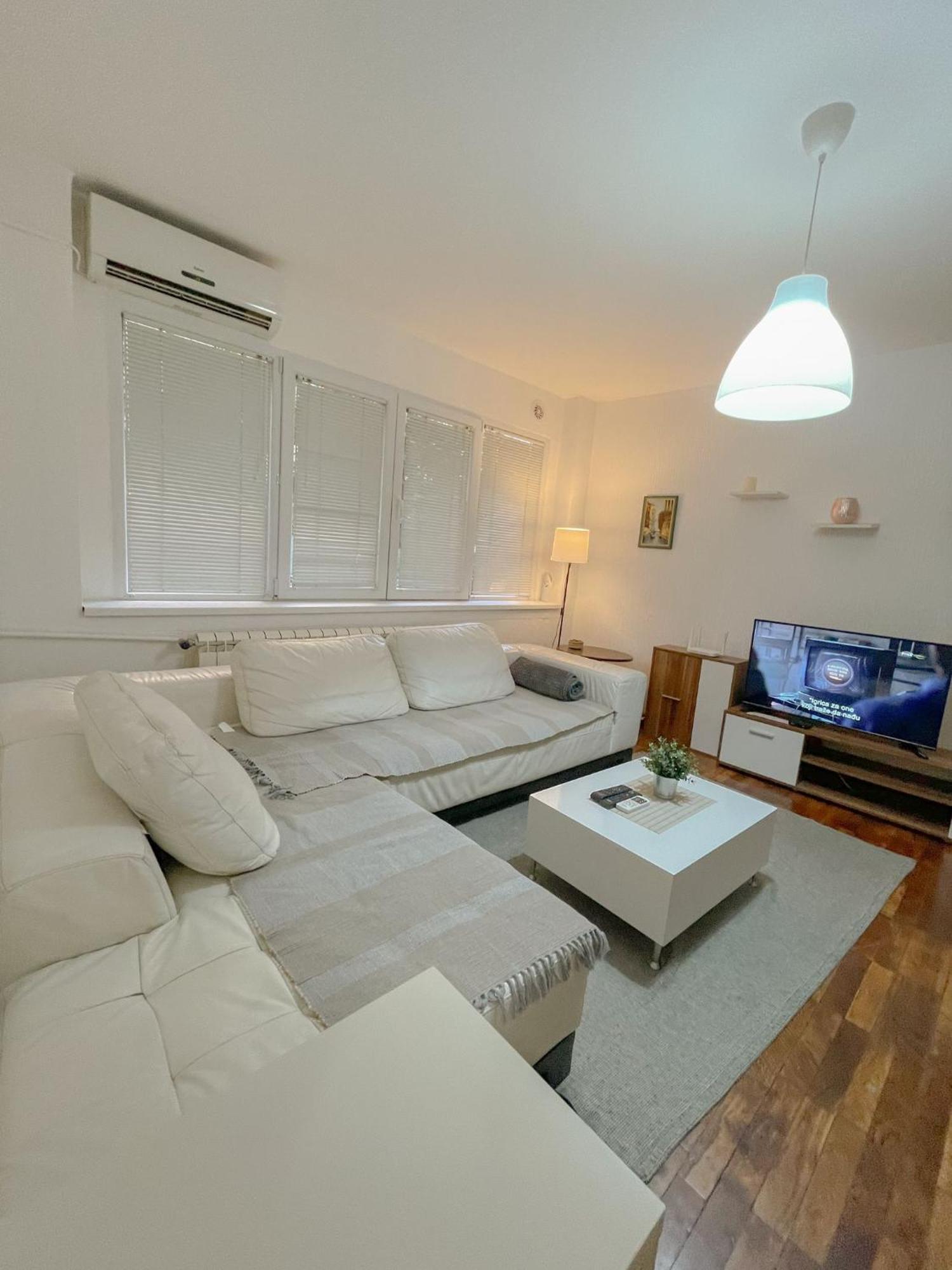Slavija Mcd Apartment Belgrad Exteriör bild